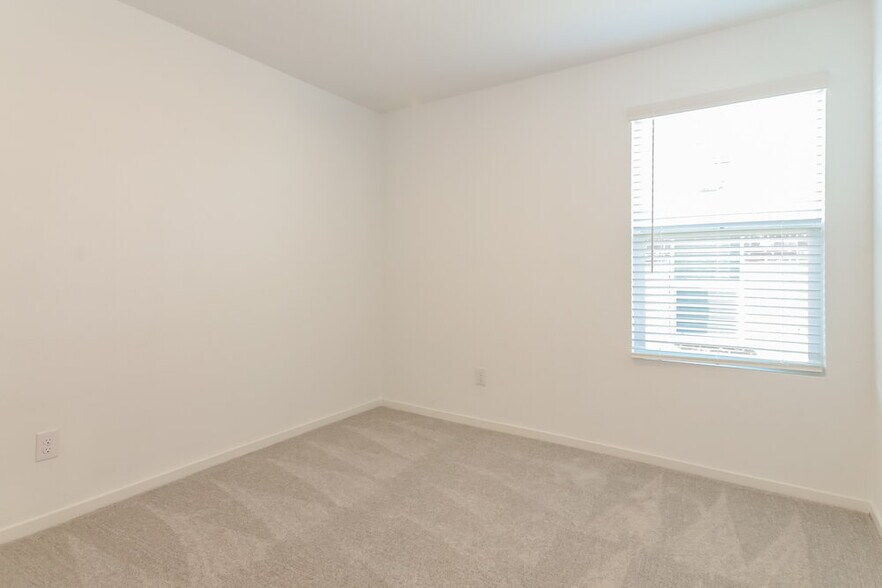 Building Photo - 1808 Javelina St