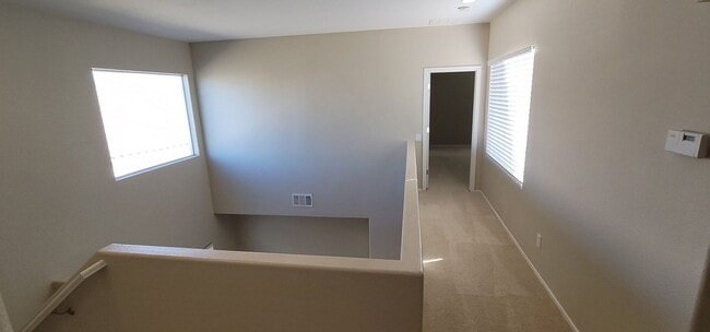 Building Photo - Immaculate 3 Bedroom Home in Aliante