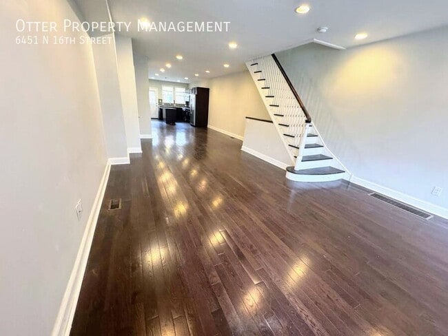 Building Photo - 6451 N 16th St