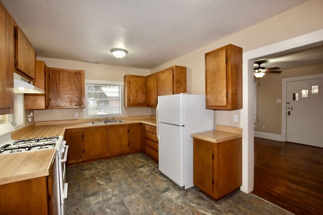 Building Photo - 1623 Texas St