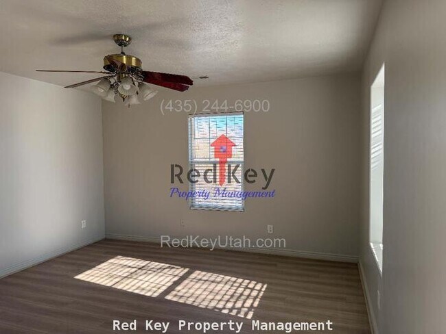 Building Photo - 1380 Single Family Home