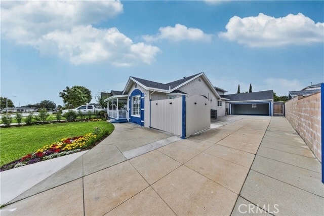 Building Photo - 927 Montecito Dr