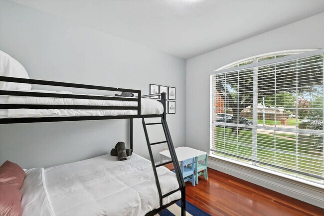 Building Photo - 5795 Brighton Ct