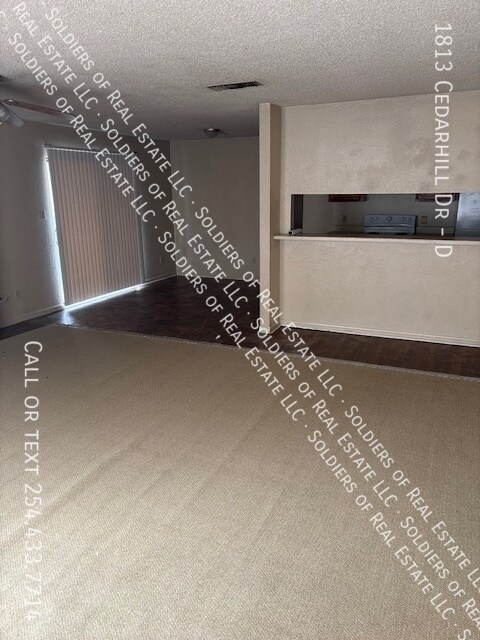 Building Photo - 1813 Cedarhill Dr