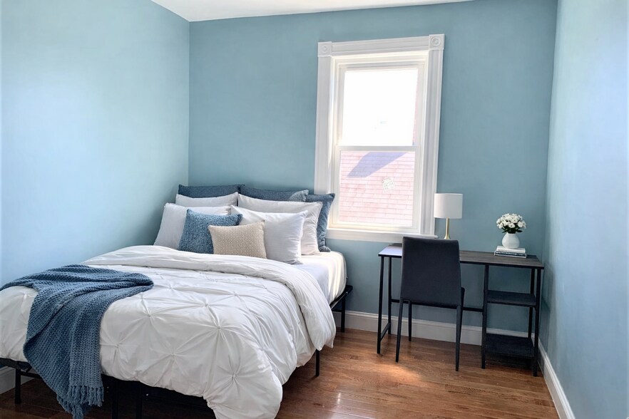 Building Photo - 21 Oakland St