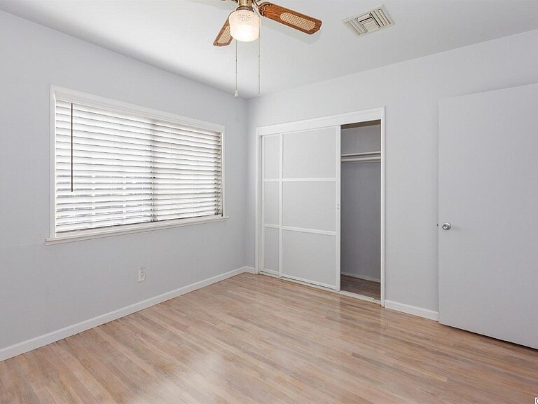 Building Photo - 621 Price Dr