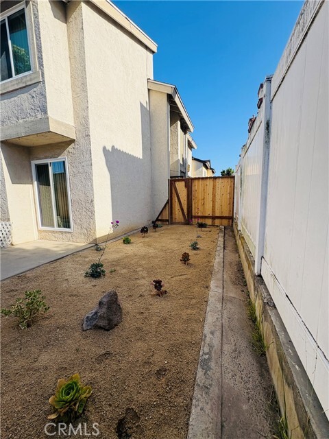 Building Photo - 17081 Green Ln