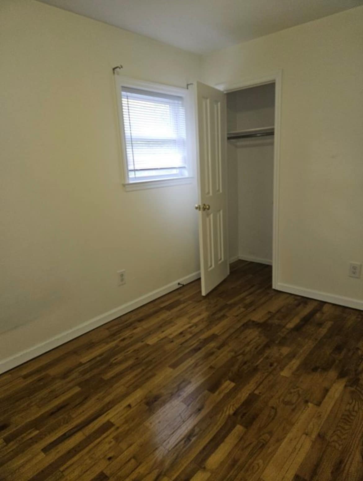 Building Photo - 8 Town Path