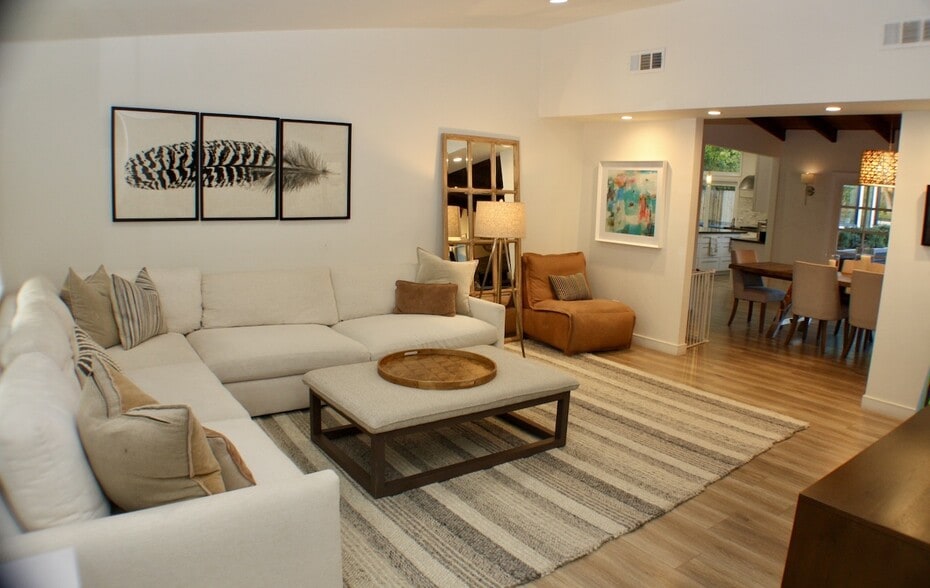 Building Photo - 4820 Abbeyville Ave