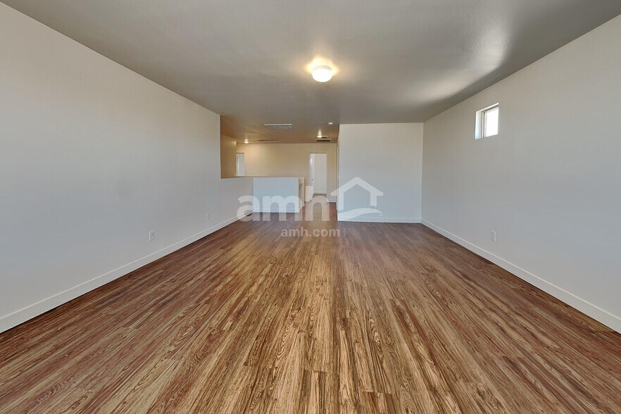 Building Photo - 4206 S 105th Dr