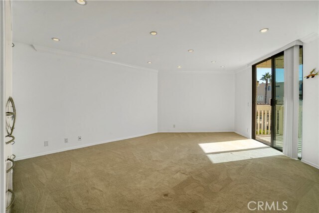 Building Photo - 7301 Vista Del Mar