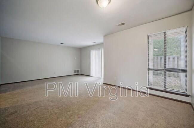 Building Photo - 1474 E Tanners Creek Dr