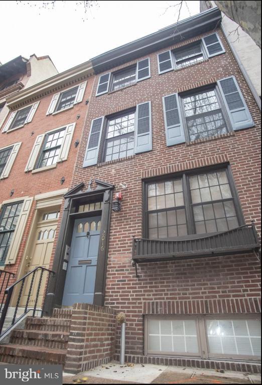 Building Photo - 2016 Locust St