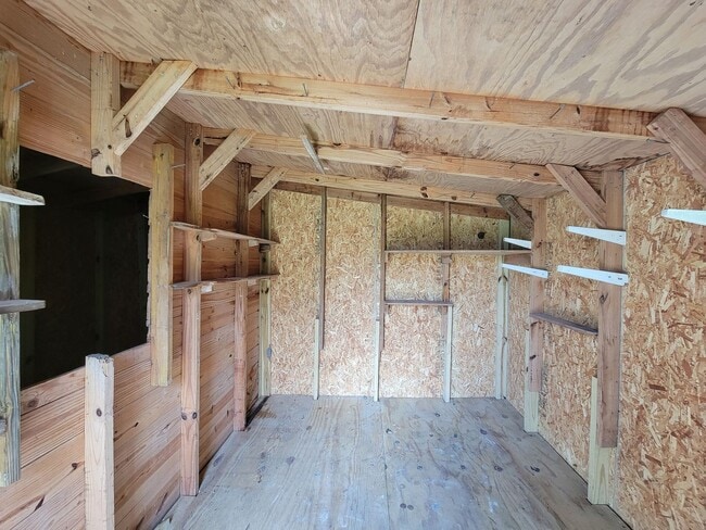 Building Photo - REMODELED 4 BEDROOM 2 BATH LEASE HOME IN A...