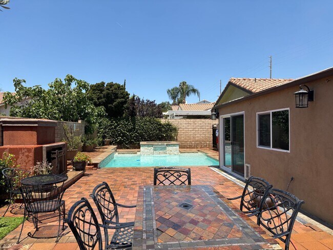 Building Photo - Spectacular-Remodeled 4-Bedroom Home with Pool, Spa, + 600 sqft Bonus Space in lovely Sylmar neig...
