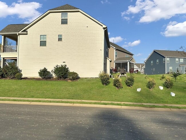 Building Photo - 1102 Dartmouth Dr