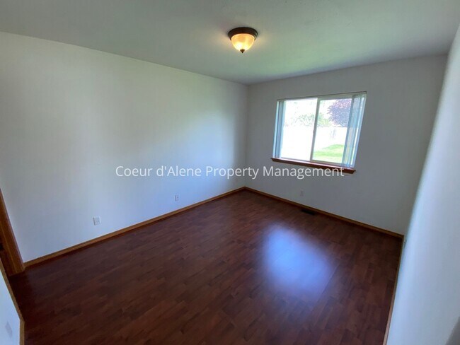 Building Photo - 3 bed house in Sunshine Meadows!