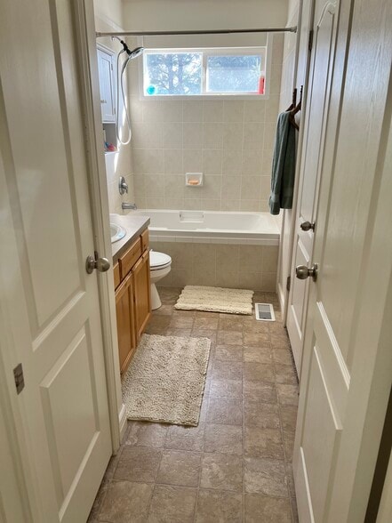 Building Photo - 1282 N 25 E