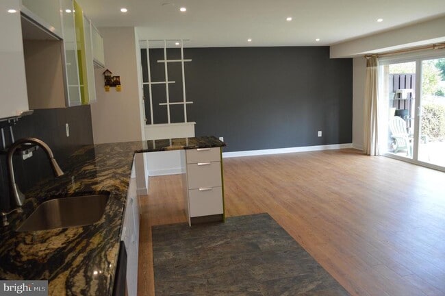 Building Photo - 10026 Fair Wds Dr