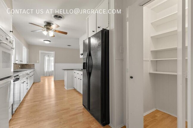 Building Photo - 1101 Rambler Dr