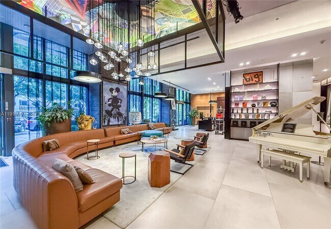 Building Photo - 121 NE 34th St