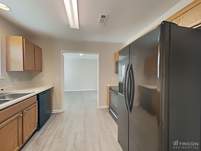 Building Photo - 1482 Kindred Cir NW