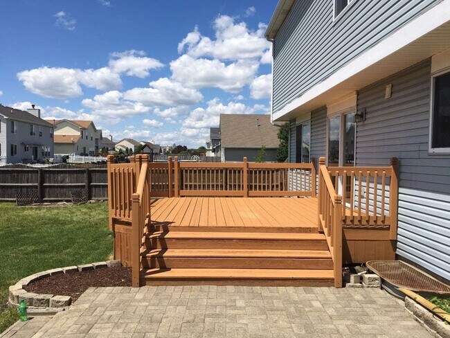 Building Photo - 2623 Discovery Dr