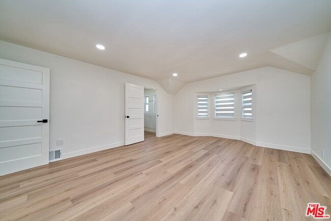 Building Photo - 347 S Highland Ave