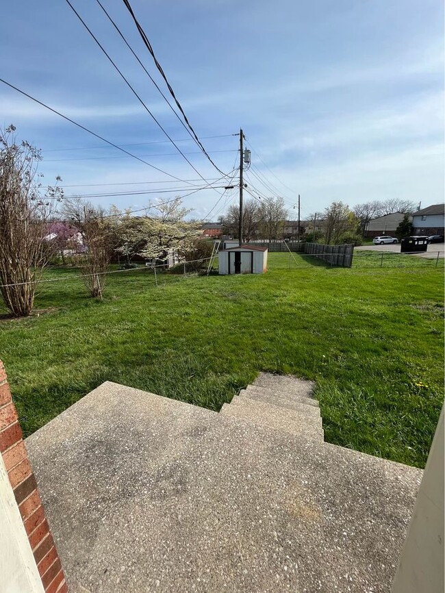 Building Photo - 302 Madison Hills Blvd