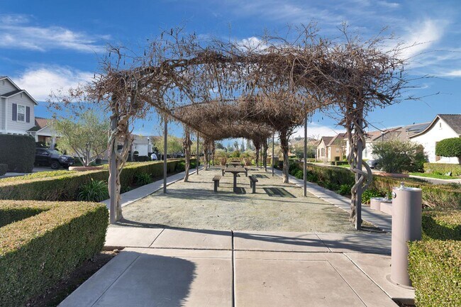 Building Photo - 5629 N Citrus Ln