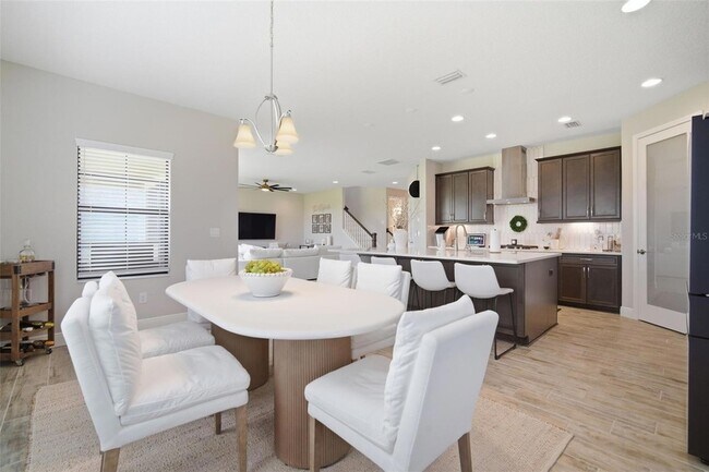 Building Photo - 6396 Roadstead Ct