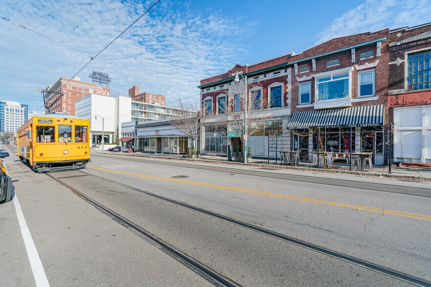 Building Photo - 310 S Main St