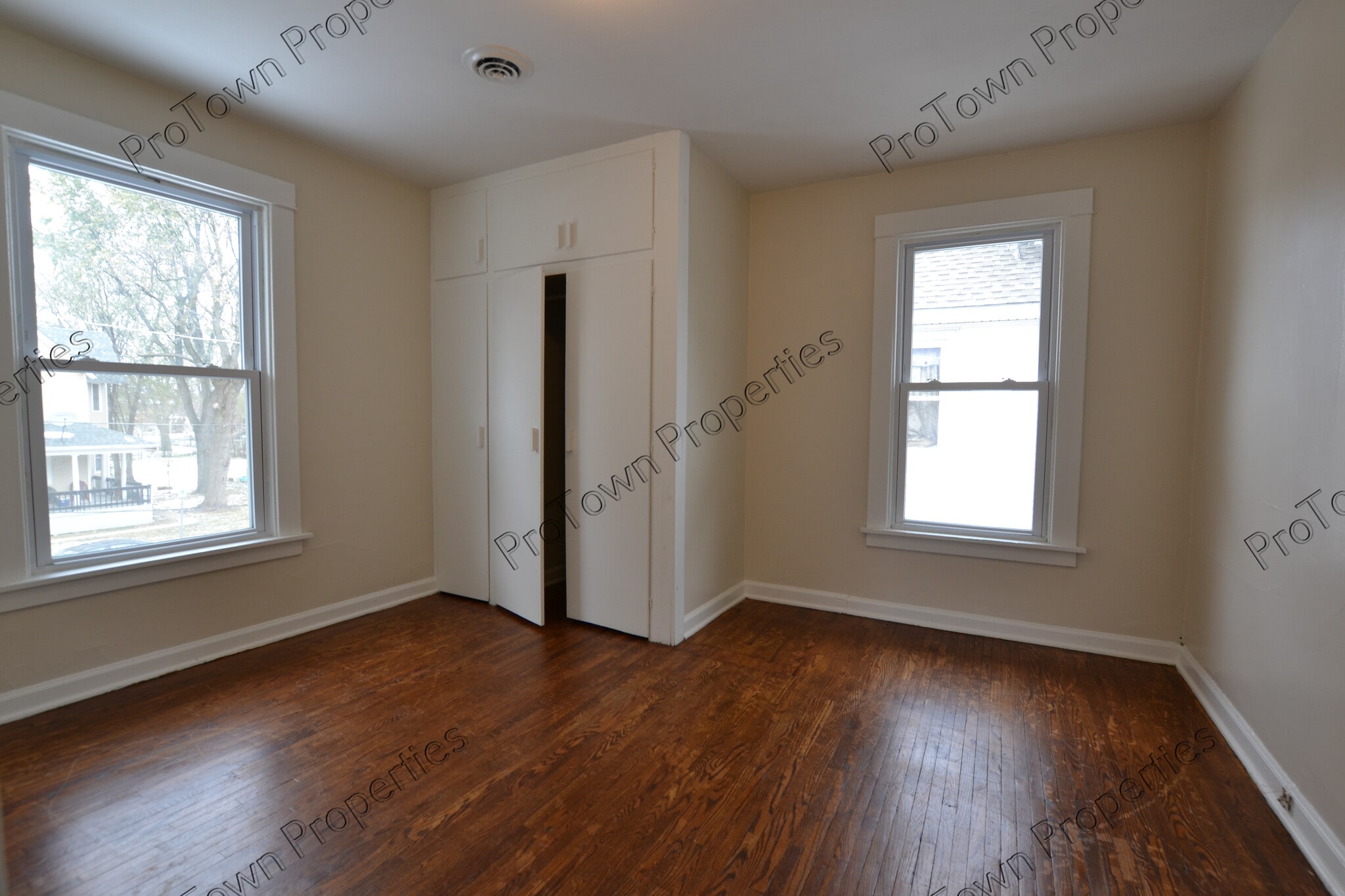Building Photo - 356 1st Ave