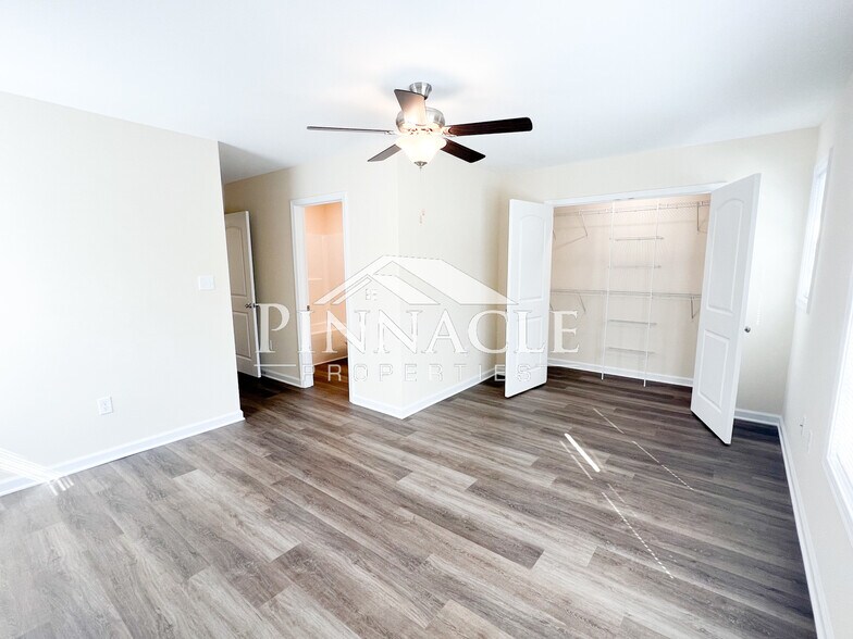 Building Photo - 2325 Tazewell Ave