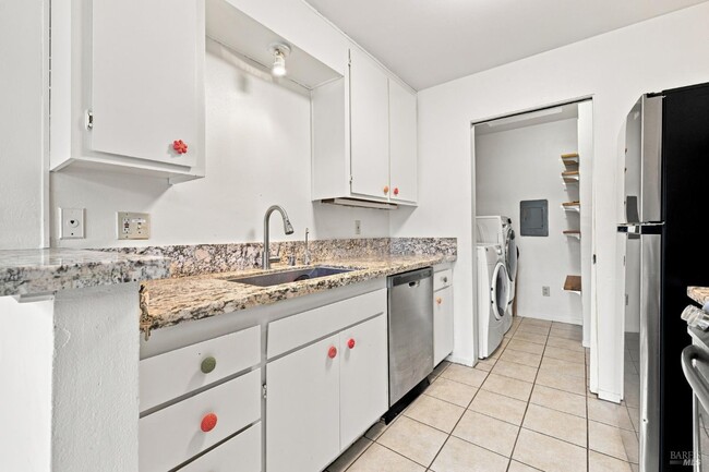 Building Photo - 184 Agua Caliente Rd W