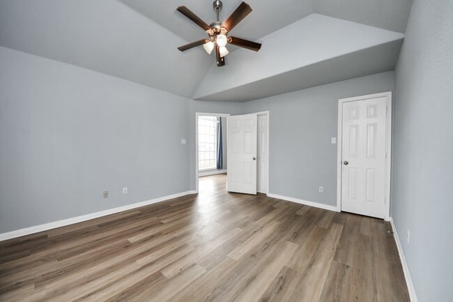 Building Photo - 1010 Gardenwalk Dr