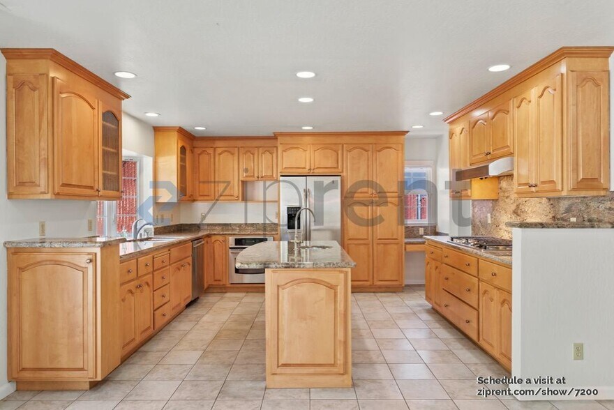 Building Photo - 2809 Sargent Ave