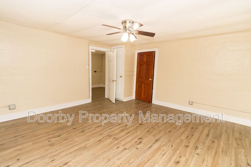 Building Photo - 1422 Wilson Rd