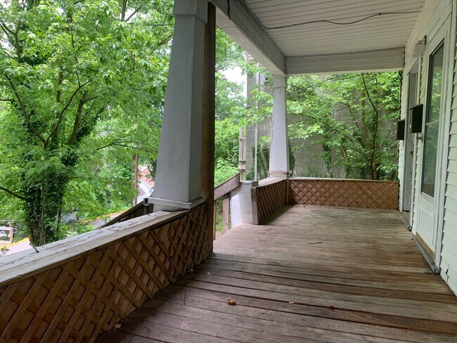 Building Photo - 512 Pearl Ave