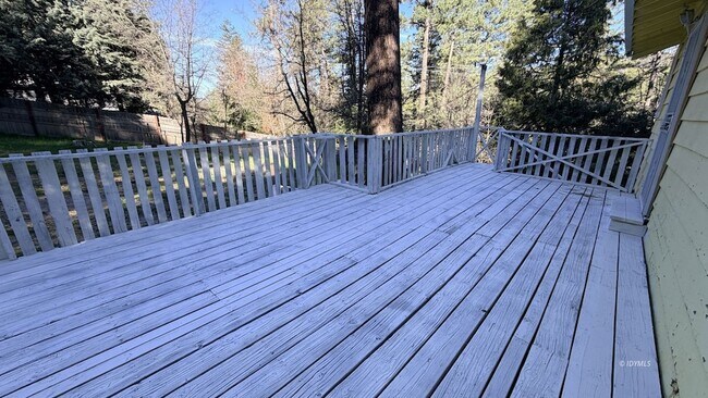 Building Photo - 53510 Country Club Dr