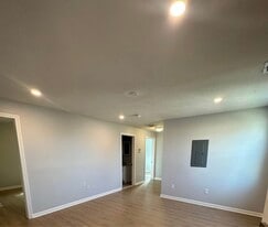 Building Photo - 28 Lexington St