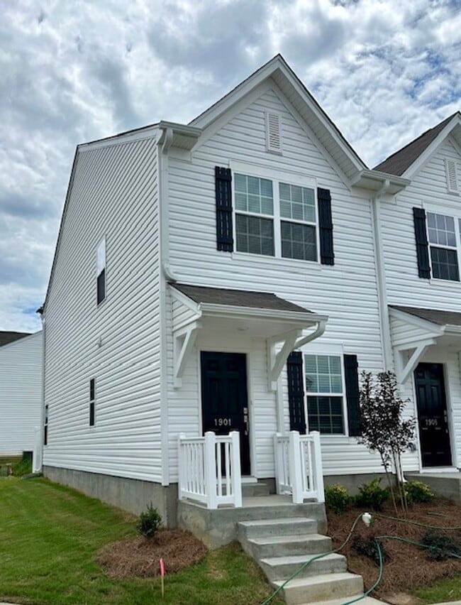 Building Photo - Brand New 2 Bed, 2.5 Bath Townhome in Atwo...