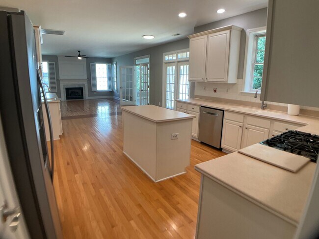 Building Photo - Absolutely Stunning Rare Rental in Hope Va...