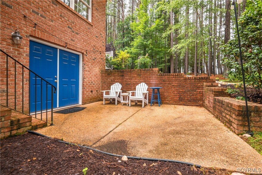 Building Photo - 11465 Pinewild Dr