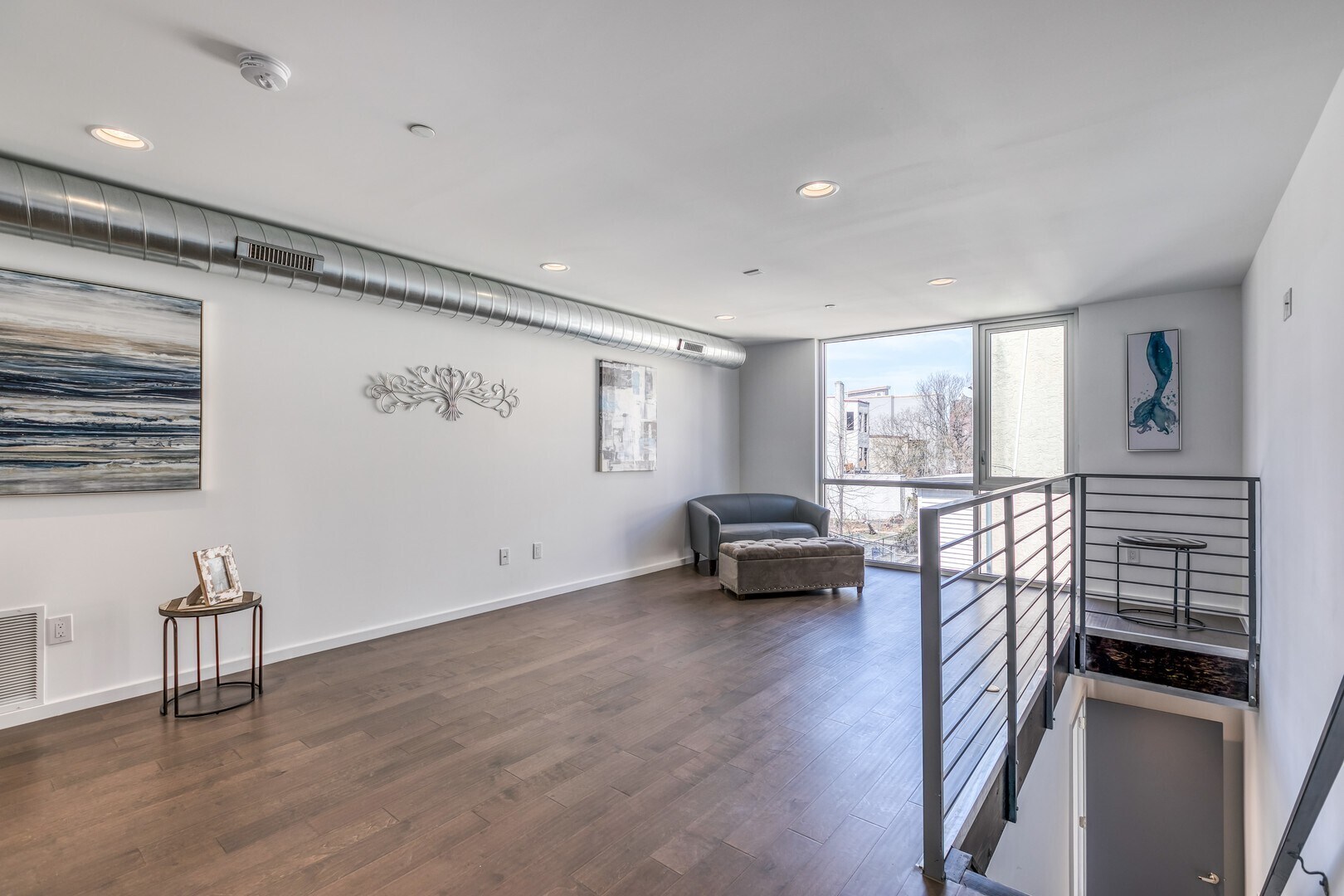 Building Photo - 629 W Oxford St