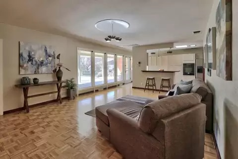 Building Photo - 713 Montclaire Dr NE