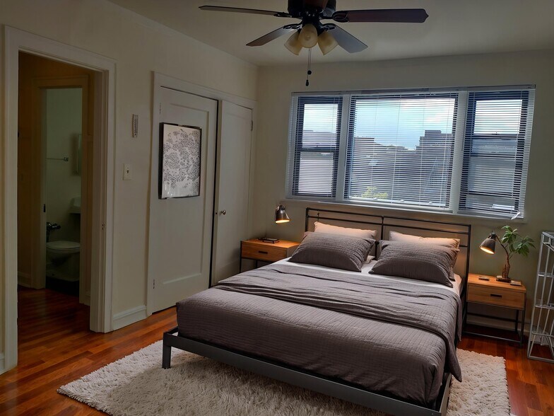 407 - July 15, $1075 - 1528 W Pratt Blvd