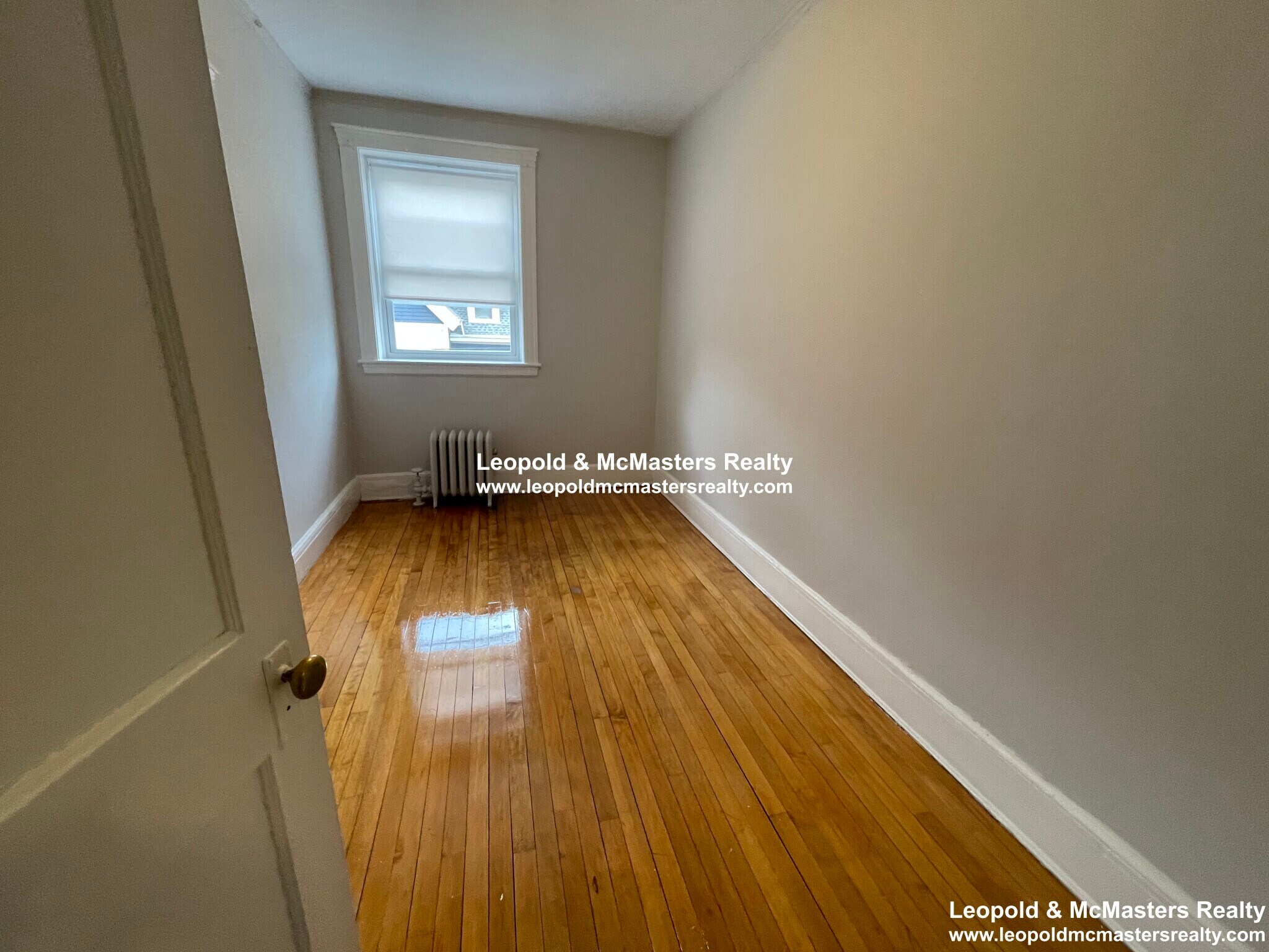 Building Photo - 142 Davis Ave