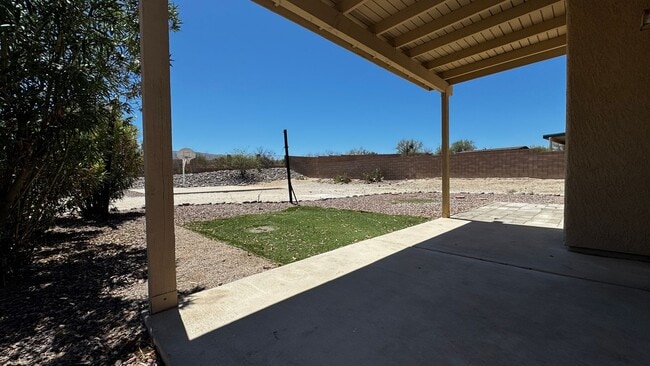 Building Photo - Eastside (Broadway and Houghton) 4 bedroom...