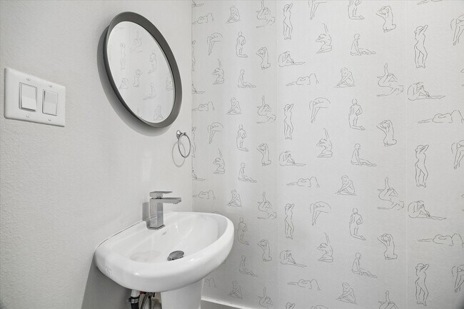 Building Photo - 5209 Allen St